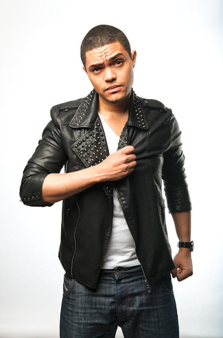 С чем носить кожаную куртку с шипами мужчине