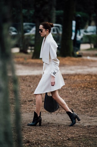 С чем носить большую сумку с шипами