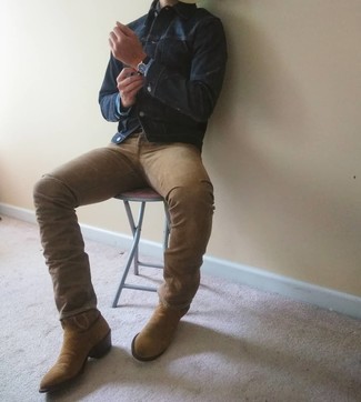 С чем носить замшевые ковбойские сапоги мужчине