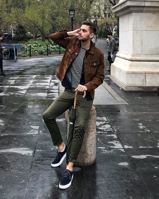 С чем носить замшевую классическую рубашку мужчине