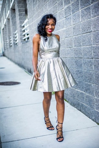 С чем носить замшевые гладиаторов