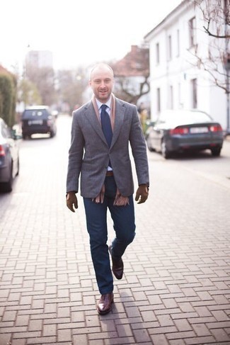 С чем носить замшевые перчатки мужчине