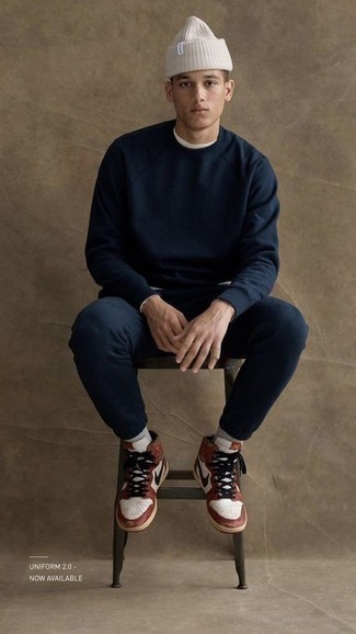 С чем носить замшевые высокие кеды мужчине