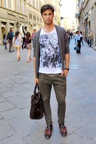 С чем носить замшевую большую сумку мужчине