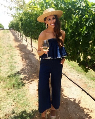 С чем носить замшевые босоножек на танкетке