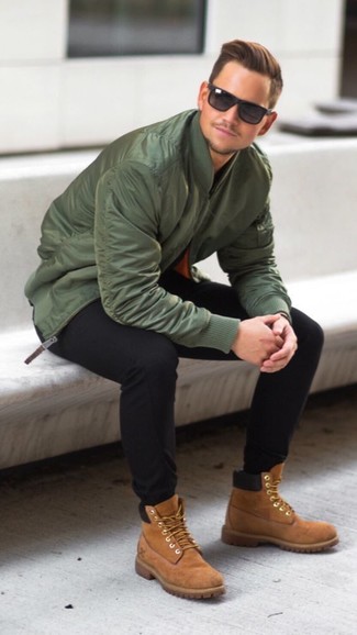 С чем носить замшевые рабочие ботинки мужчине