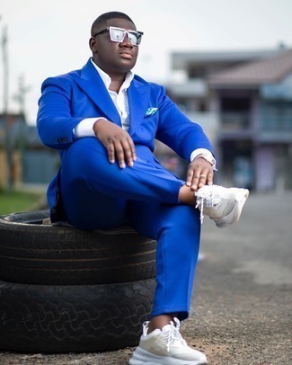 Как носить костюм с кроссовками