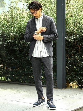 Как носить костюм с кроссовками