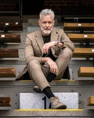 Как носить костюм с повседневными ботинками