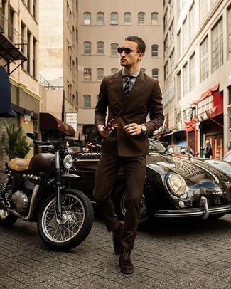 Как носить костюм с повседневными ботинками