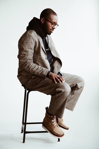 Как носить костюм с повседневными ботинками