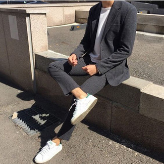 Как носить костюм с футболкой с длинным рукавом