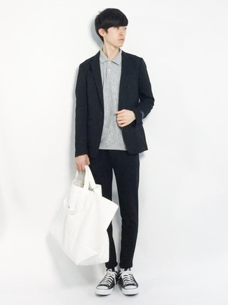 Как носить костюм с низкими кедами