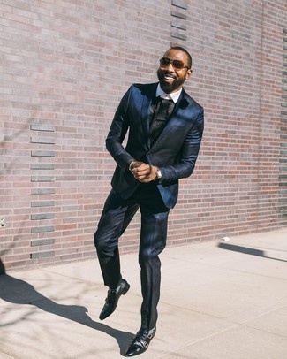 Как носить костюм с монками