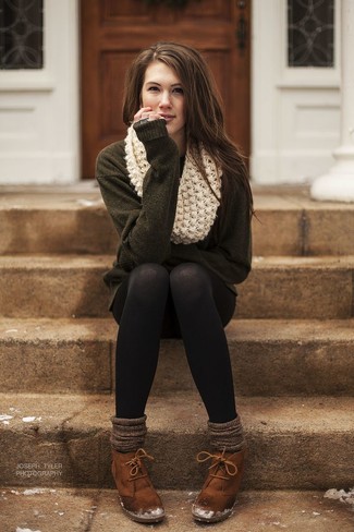 С чем носить платье-свитер