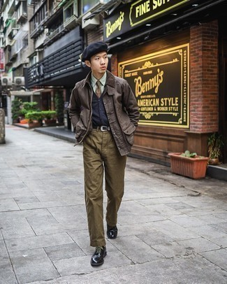 Как носить трикотажный жилет с брюками чинос