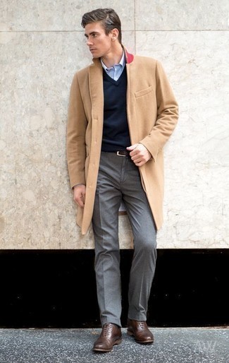 Как носить трикотажный жилет с длинным пальто