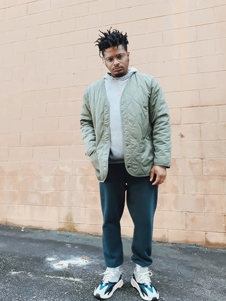 Как носить спортивные штаны с худи мужчине