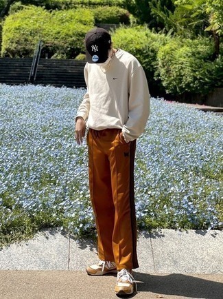 С чем носить спортивные штаны мужчине