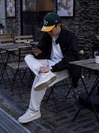 С чем носить спортивные штаны мужчине