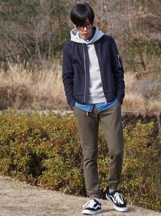 С чем носить спортивные штаны мужчине