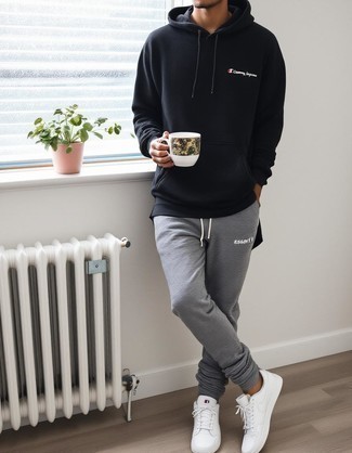 Как носить спортивные штаны с низкими кедами мужчине