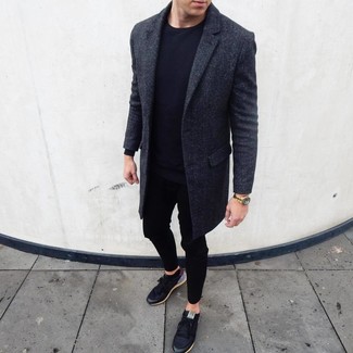 Как носить спортивные штаны с длинным пальто