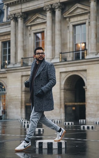 Как носить спортивные штаны с длинным пальто