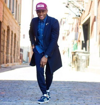 Как носить спортивные штаны с длинным пальто