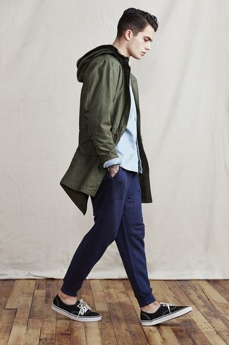 Как носить спортивные штаны с дождевиком мужчине