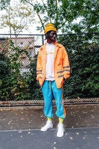 Как носить спортивные штаны с ветровкой мужчине