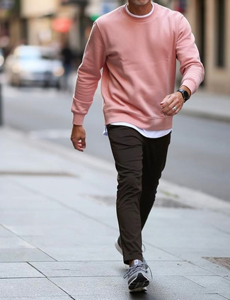 Как носить свитшот с брюками чинос