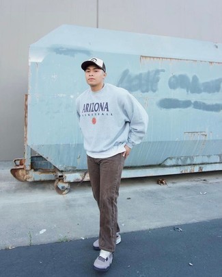 Как носить свитшот с джинсами мужчине