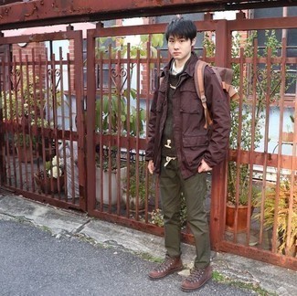 Как носить свитшот с курткой в стиле милитари мужчине