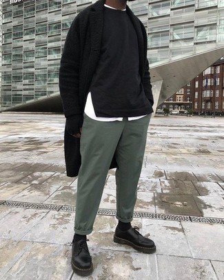 Как носить свитшот с длинным пальто