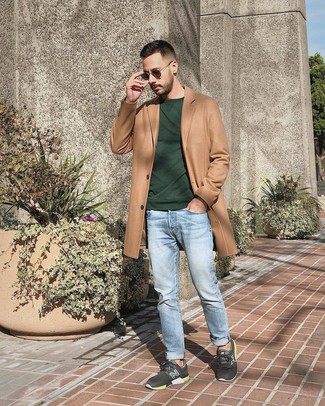 Как носить свитшот с длинным пальто