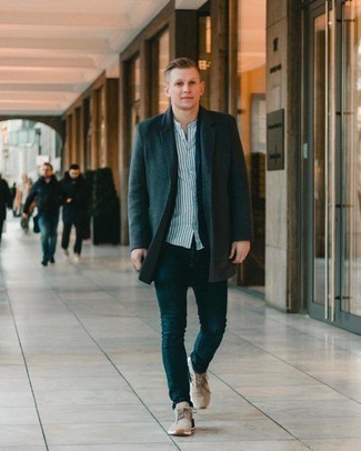 Какие джинсы носить с светло-коричневыми кроссовками мужчине