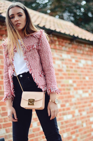 С чем носить светло-коричневую сумку женщине