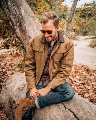 С чем носить светло-коричневую куртку с воротником и на пуговицах