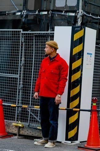 С чем носить светло-коричневую шапку мужчине