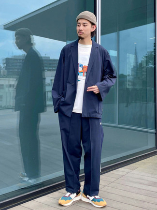 С чем носить светло-коричневую шапку мужчине