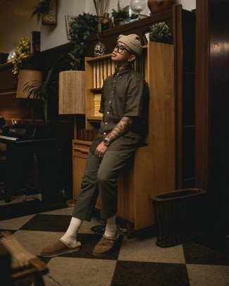 С чем носить светло-коричневую шапку мужчине