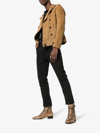 Какие джинсы носить с светло-коричневой косухой мужчине