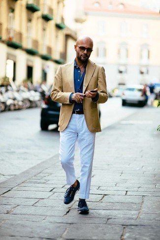 Какие кроссовки носить с светло-коричневым пиджаком мужчине