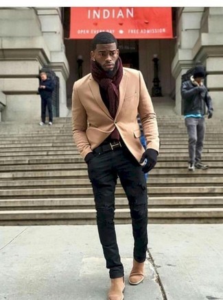 Как носить светло-коричневый пиджак с черными джинсами мужчине