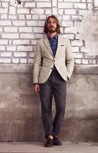 Какие топсайдеры носить с светло-коричневым пиджаком