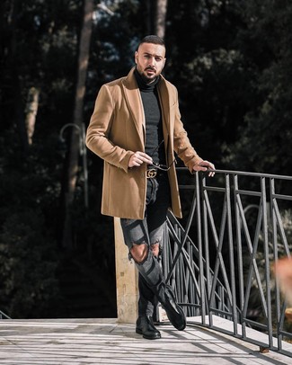 Как носить светло-коричневый пиджак с темно-серыми джинсами мужчине