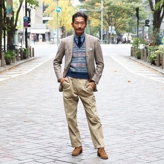 Как носить светло-коричневый пиджак с светло-коричневыми брюками карго