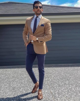 Какие лоферы носить с светло-коричневым пиджаком мужчине