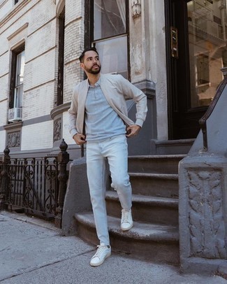 Какие джинсы носить с светло-коричневым бомбером мужчине